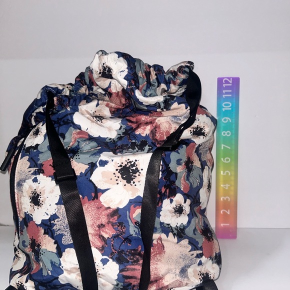 Floral Drawstring Backpack - Picture 4 of 5